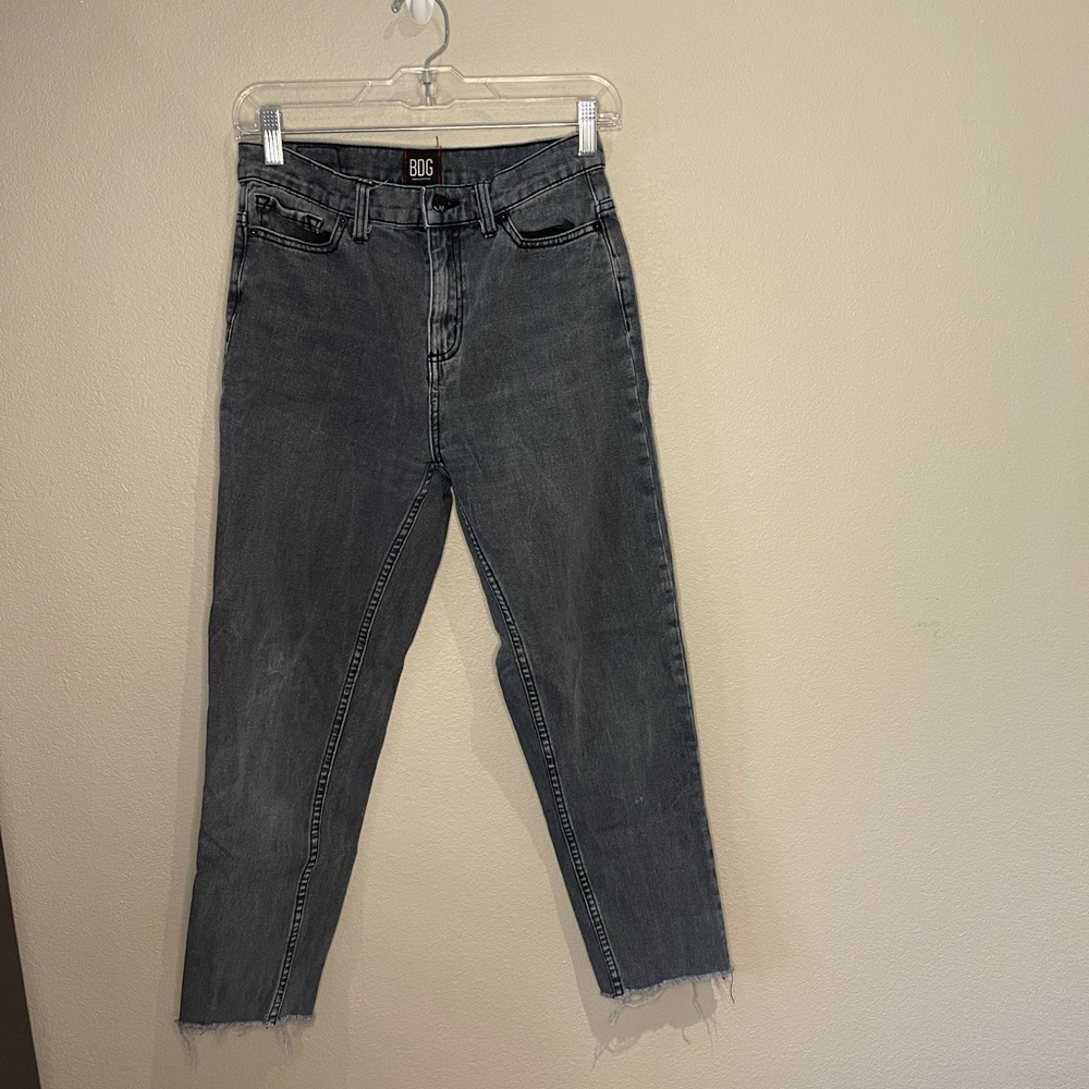 Urban Outfitters BDG Mom High Rise Jeans Size 25 Frayed at Hem Black Wash
